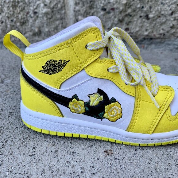 NIKE Air Jordan 1 Mid SE Girls 9C Yellow Floral Sneakers Toddler Rose Patch - Picture 5 of 12